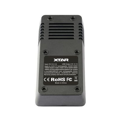 6. XTAR-LADEGERÄT FÜR ZYLINDRISCHE LI-ION-VC2-AKKUS