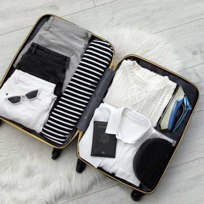 3. Black+Decker BXIR1000E Reisebügeleisen (1000W; blau-silber)