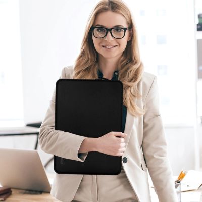 9. Tech-Protect Neoprenhülle für einen 14-Zoll-Laptop – Schwarz