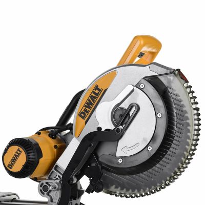 12. DeWalt DWS780-QS Gehrungssäge (1675 W; 305 mm)