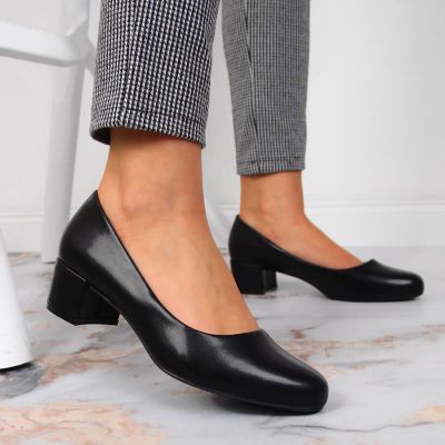 9. Schwarze Blockabsätze von Sergio Leone