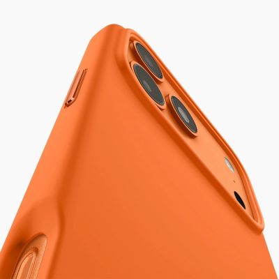 9. Spigen Silikonhülle Fit Mag MagSafe für iPhone 17 Pro Max – Orange