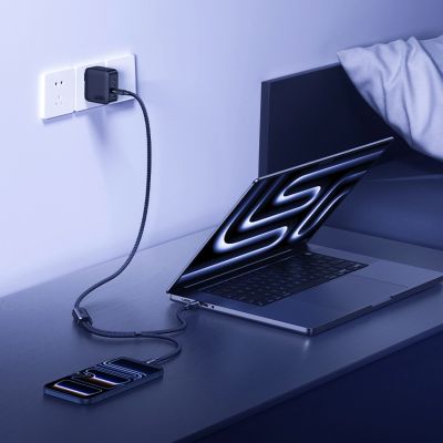 9. Baseus Flash 4 140W 2-in-1 USB-C auf USB-C + USB-C Kabel 1,5 m - Schwarz