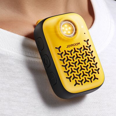 5. Joyroom Maya JR-MS03 tragbarer Bluetooth-Lautsprecher mit integrierter Taschenlampe, widerstandsfähig – gelb