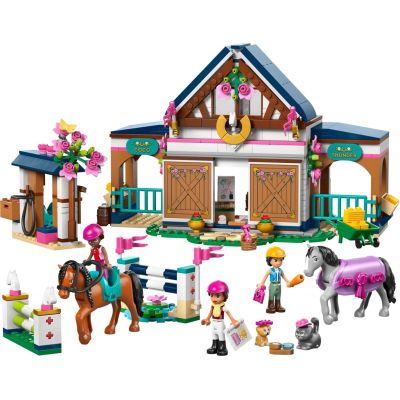 3. LEGO Friends 42688 – Stallungen und Reitschule