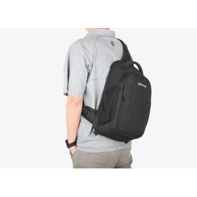 8. Manhattan Amsterdam Rucksack, Schwarz, Polyester