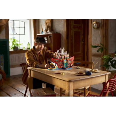 8. LEGO One Piece 75640 Baraties schwimmendes Restaurant