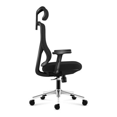 3. Manager 3.3 Schwarzer Drehstuhl