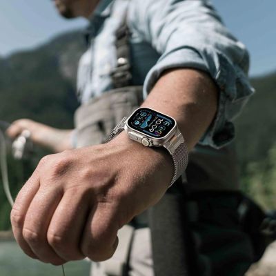 7. Tech-Protect Milano Vanguard Armband für Apple Watch (44 / 45 / 46 / 49 mm) – Titan