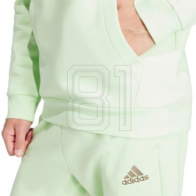 5. adidas Essentials Fleece Hoodie M IN0327
