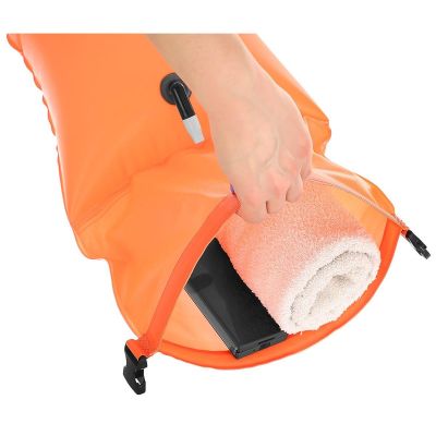 7. Aufblasbare Rettungsboje mit Trockentasche 2-in-1 ENERO 69 x 37,5 cm