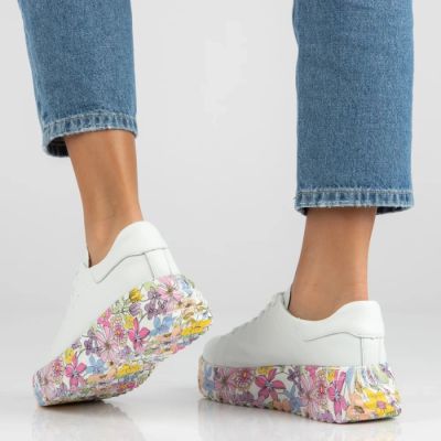7. Leder-Plateau-Sneaker mit weißem Blumenmuster Filippo DP7507