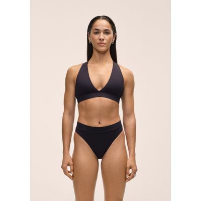 6. CASALL Bikini-Oberteil mit V-Ausschnitt und gekreuzten Trägern, Schwarz