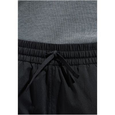 2. Damen-Shorts ODLO Essential Short, schwarz