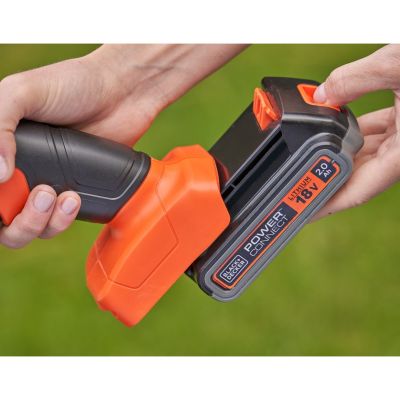 8. 18V Akku-Heckenschere, 20cm BCSS18D1-QW BLACK+DECKER