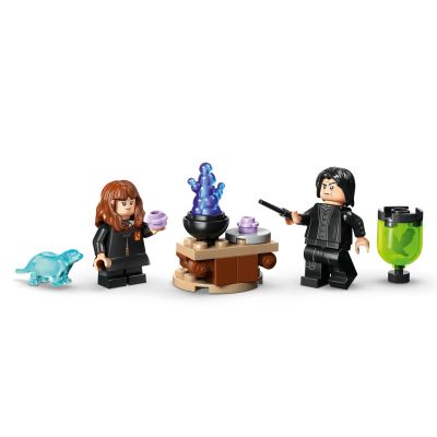 7. LEGO Harry Potter 76464 Kessel: Geheimes Zaubertrank-Klassenzimmer