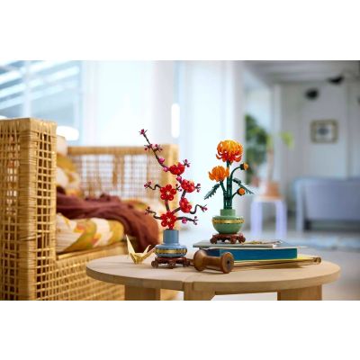 9. LEGO ICONS 10368 Botanik - Chrysantheme