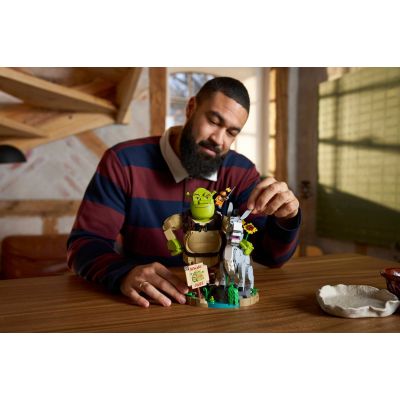13. LEGO Icons 72423 – Shrek, Esel & Der gestiefelte Kater