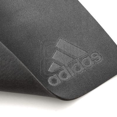 7. adidas ADMT-10129 Schutzmatte