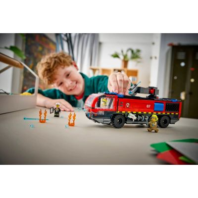 25. LEGO City 60499 Flughafen-Feuerwehrauto