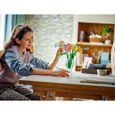 7. LEGO ICONS 10347 Botanik – Kleiner Strauß gelber Blumen