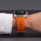 6. Tech-Protect Silikonarmband für Apple Watch 44 / 45 / 46 / 49 mm – Orange