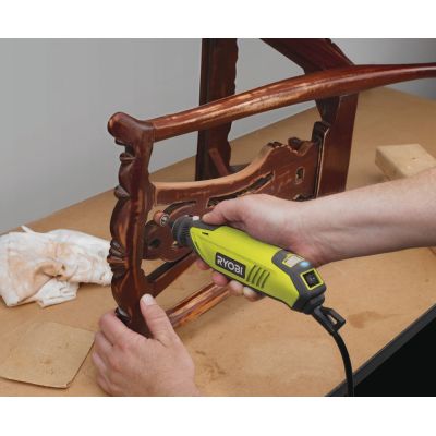 13. RYOBI EHT150V 150W Geradschleifer, Set mit 115 Zubehörteilen