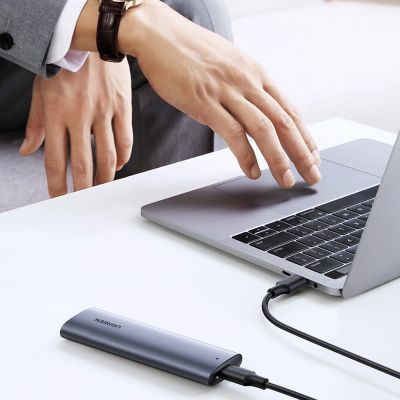 3. Ugreen Festplattenschacht M.2 B-Key SATA 3.0 5 Gbps Grau + USB Typ C Kabel (CM400)