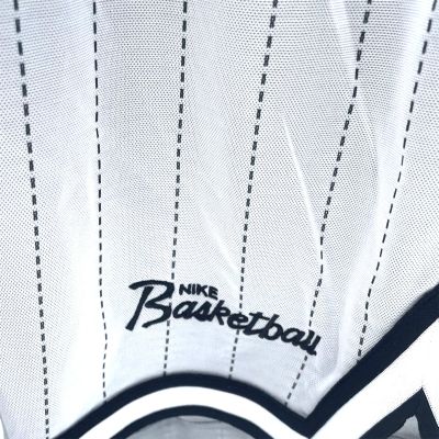 4. Nike DNA Shorts Saisonale Farbe Weiß/Schwarz - DA5709-100