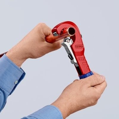 16. Knipex 90 31 02 SB Handrohrschneider