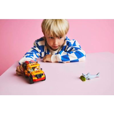 9. LEGO CITY 60453 Rettungswagen