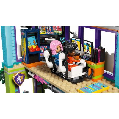 7. LEGO Friends 42674 – Spiele- und Comicladen