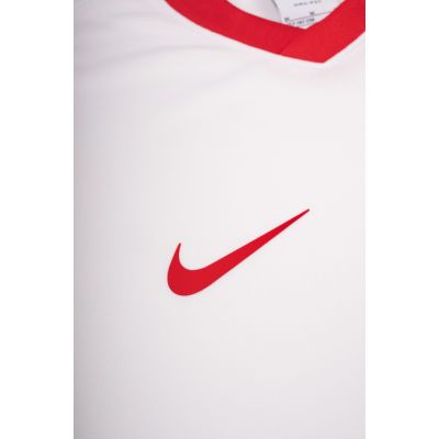 4. Nike Junior Polen Fußballtrikot Home IO8591-100