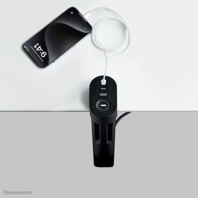 16. Neomounts DS22-840BL6 1,4 m 3-fach Steckdosenverteiler, für den Innenbereich, schwarz