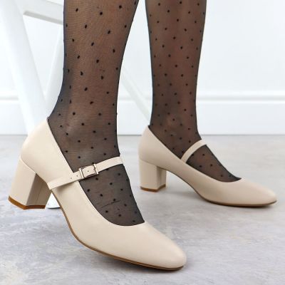 6. Nudefarbene Pumps mit niedrigem Absatz und Riemchen von Sergio Leone (Modell PB176)