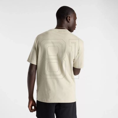 7. New Balance – T-Shirt „Reimagined Graphic M“ MT51506OVN