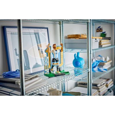 8. LEGO Editions 43015 – Lionel Messi – Fußballlegende