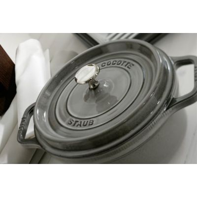3. Staub 40509-307-0 Gusseisen-Bräter 2,6 l