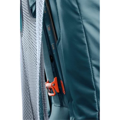 8. Deuter Futura Air Trek Rucksack 60L + 10 3402321-1374