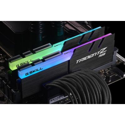 3. G.SKILL TridentZ RGB F4-3600C18D-16GTZRX Speicherkit (DDR4; 2 x 8 GB; 3600 MHz; CL18)