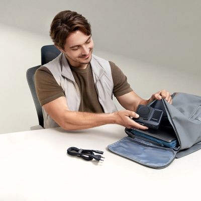 10. Baseus NOMOS 140W Qi2 5-in-1 Kabellose Ladestation mit einziehbarem USB-C-Kabel und Digitalanzeige – Schwarz