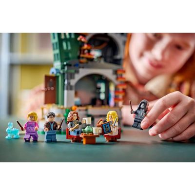 9. LEGO Harry Potter 76467 Luna Lovegoods Haus