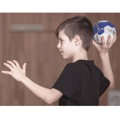 7. Molten C7 H0C3500-BW Handball