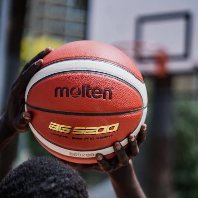 2. B5G3200 Molten BG3200 Indoor-/Outdoor-Basketball