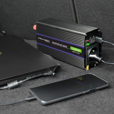 3. QOLTEC Spannungswandler Monolith 1200 MS Welle | 12 V auf 230 V | 600/1200 W | USB