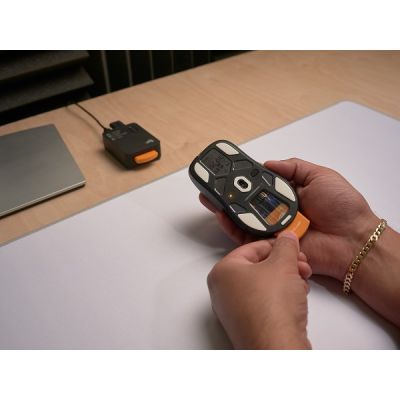 32. Glorious Gaming Modell O3 Kabellose Maus für Rechtshänder, RF-Funk, optisch, 30000 DPI