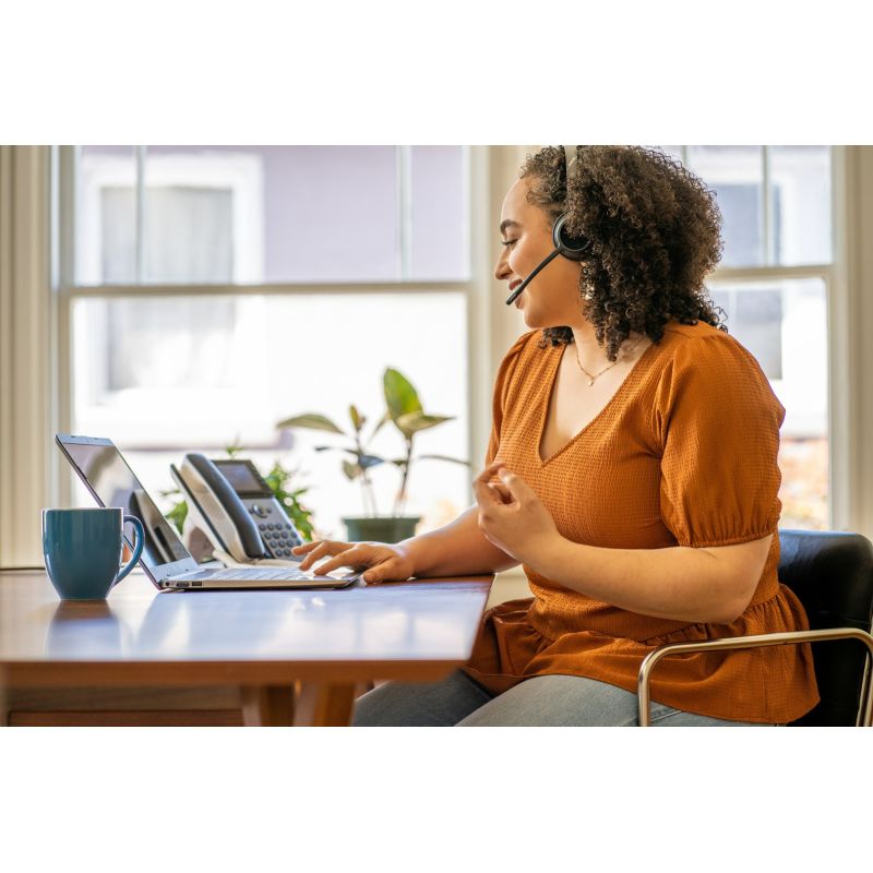 180. POLY Voyager 4320 Microsoft Teams-zertifiziertes USB-C-Headset + BT700-Adapter