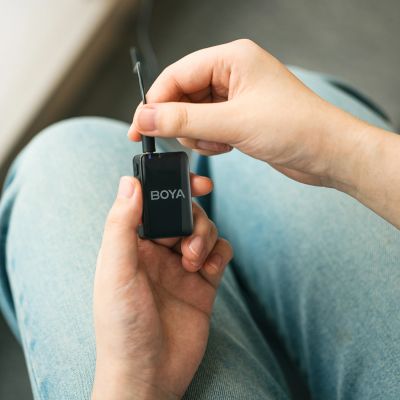 5. BOYA BOYAMIC 2-02 Drahtloses Lavalier-Mikrofon 2,4 GHz - Schwarz
