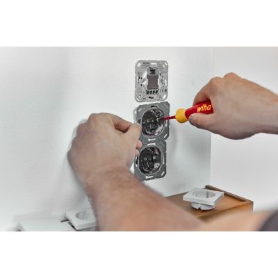 7. Wiha 45296 Handschraubendreher mit austauschbaren Bits, gerader Schraubendreher