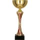 3. Goldener und roter Metallbecher